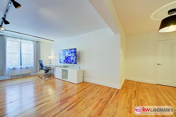 Sold by Keller Williams Realty Landmark II | media 41