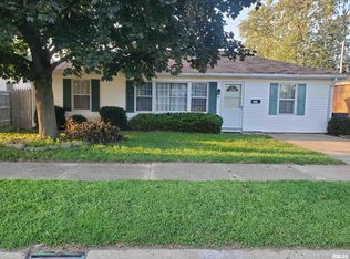 1411 Loretta St, Pekin, IL