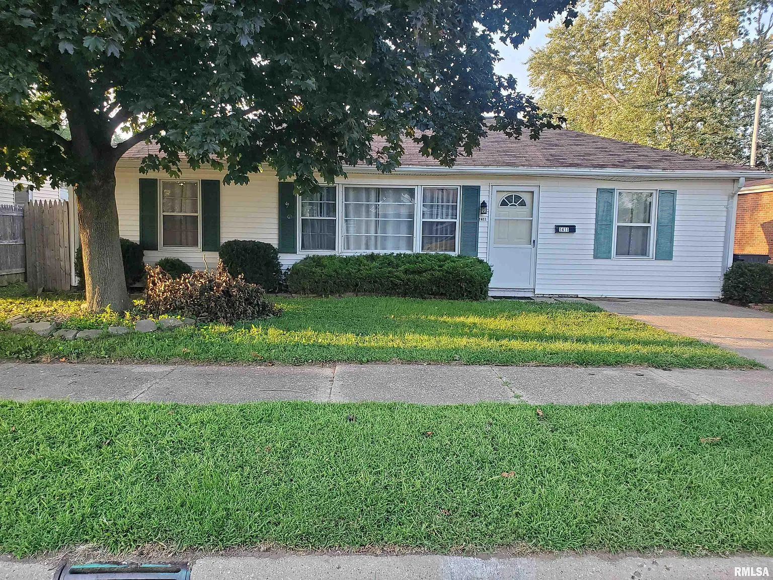 1411 Loretta St photo 1