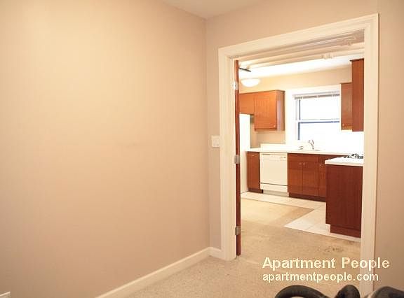 5th image of 2506 W Cullom Ave #Gdn