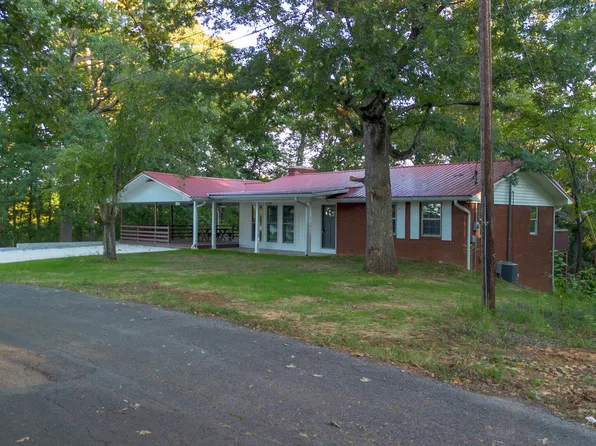 1072 Sunset Cir, Newport, TN 37821