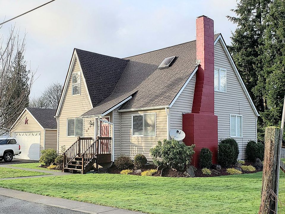 1st image of 524 Larue St NE