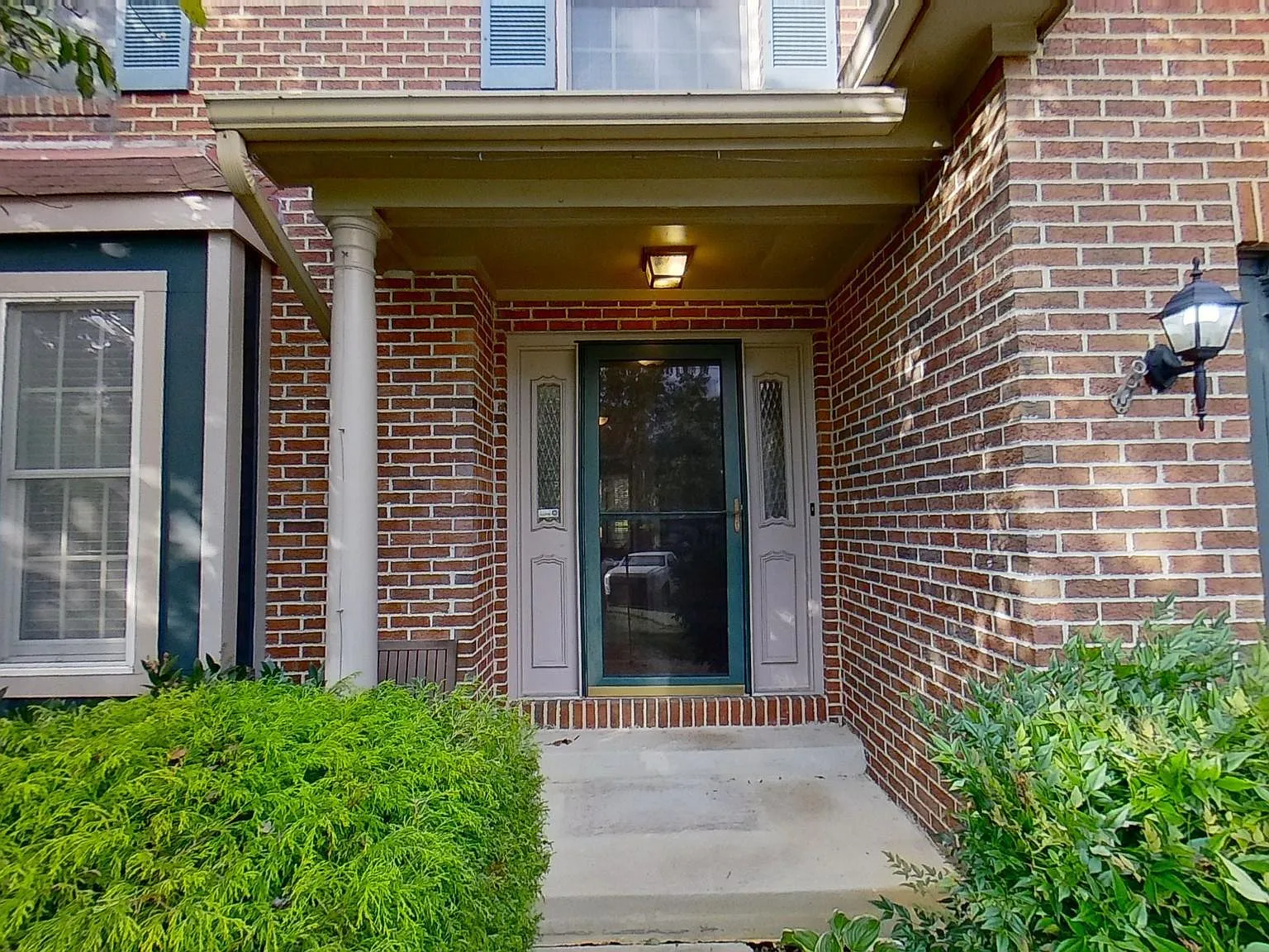 4 bed, 2.5 bath, 2661 sqft, $3,000 — Photo 3