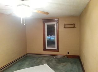 136 E Pearl St, Winchester, IN 47394