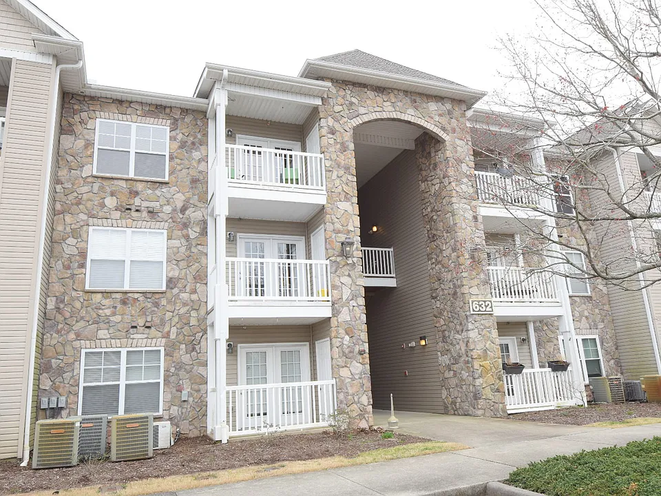 632 Condo Club Dr #101