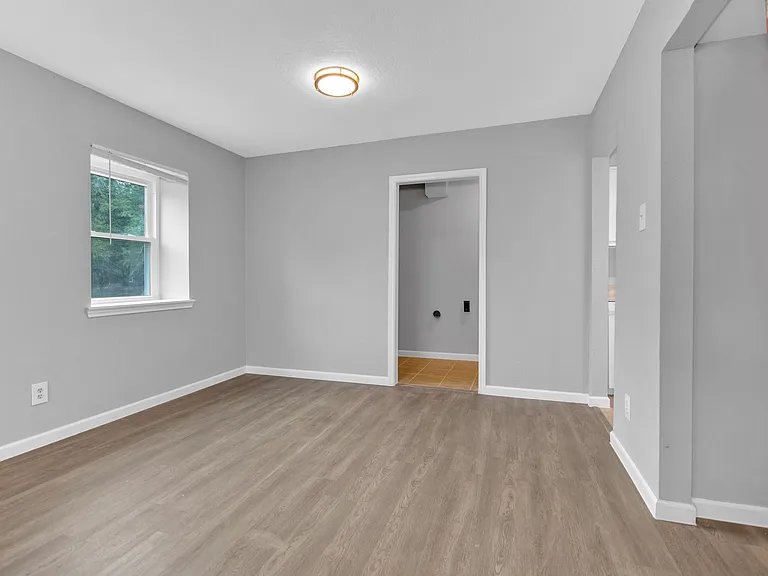 521 Spring Dr #3 — Photo 6