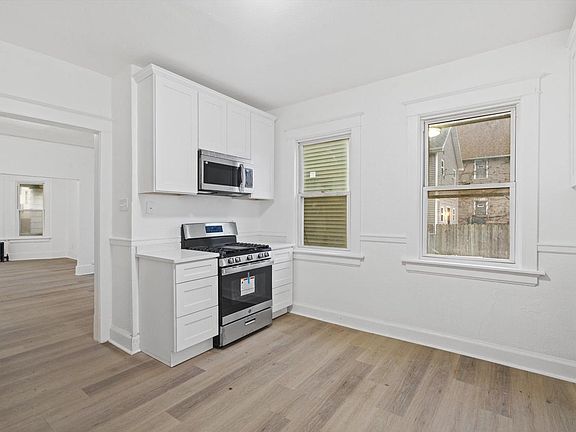 3rd image of 3139 N Buffum STREET #3141