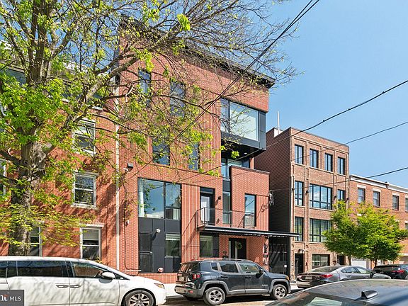 3rd image of 1621 Bainbridge St #3