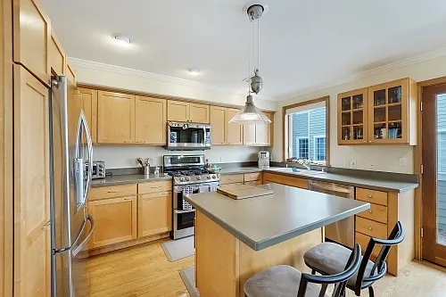 221 23rd ave - 3 bedrooms — Photo 4