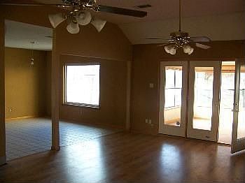 2nd image of 450 Lemens Ave