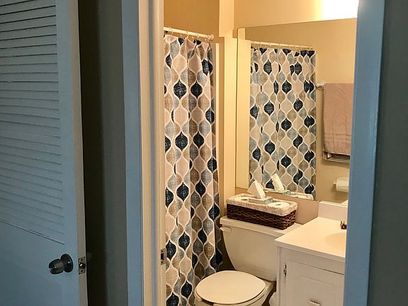 5th image of 271 Kings Mill Ct Unit B2