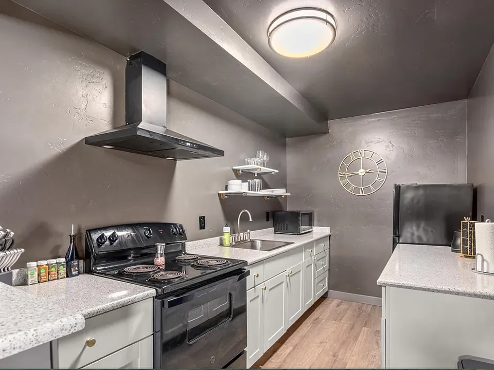 219 E Coeur Dalene Lake Dr #11