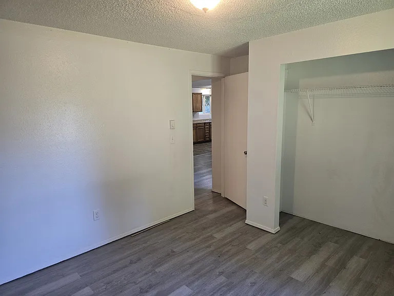 9625 Evergreen Valley Rd SE #B — Photo 11