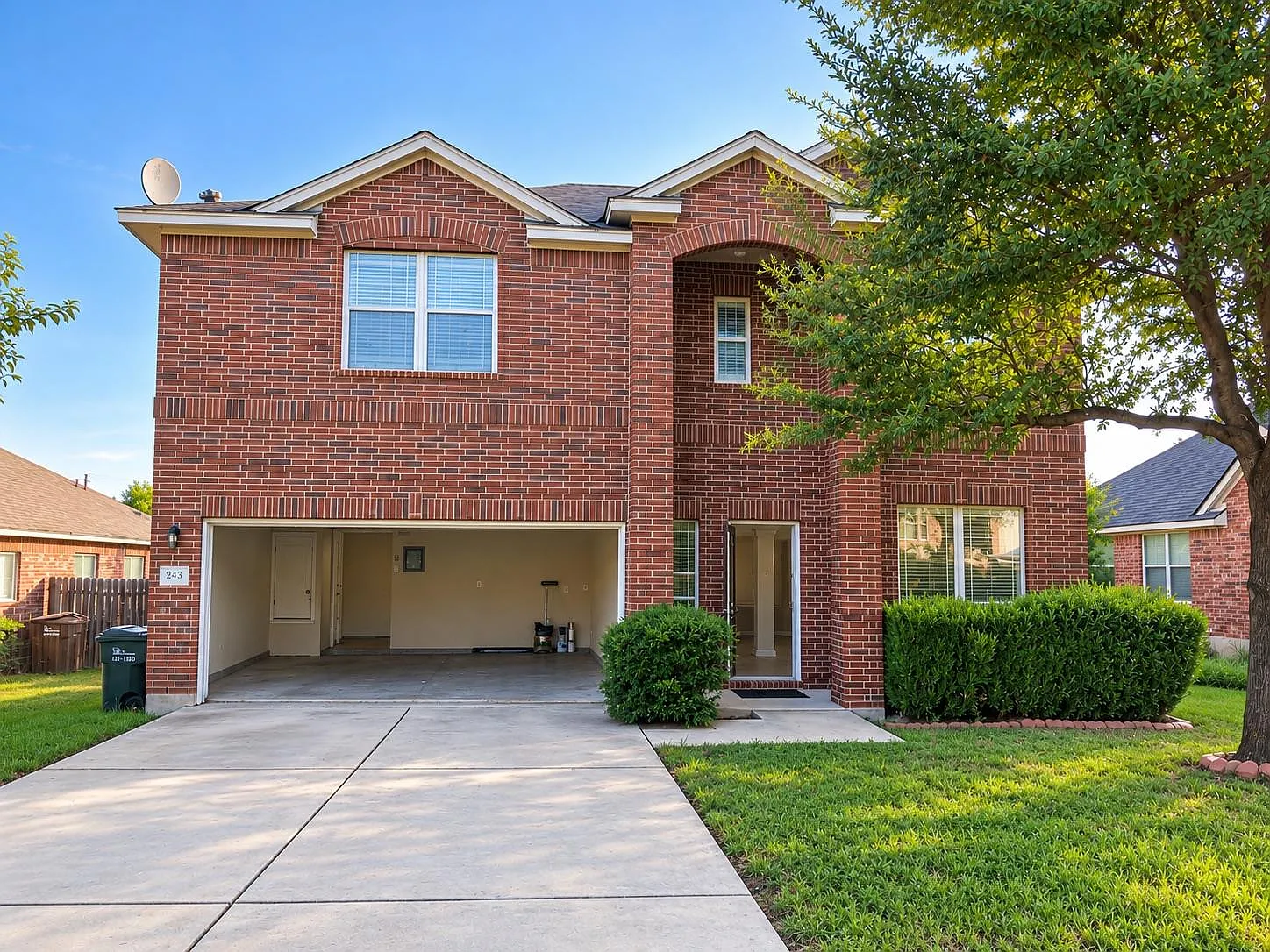 4 bed, 2.5 bath, 2277 sqft, $2,100 — Photo 1