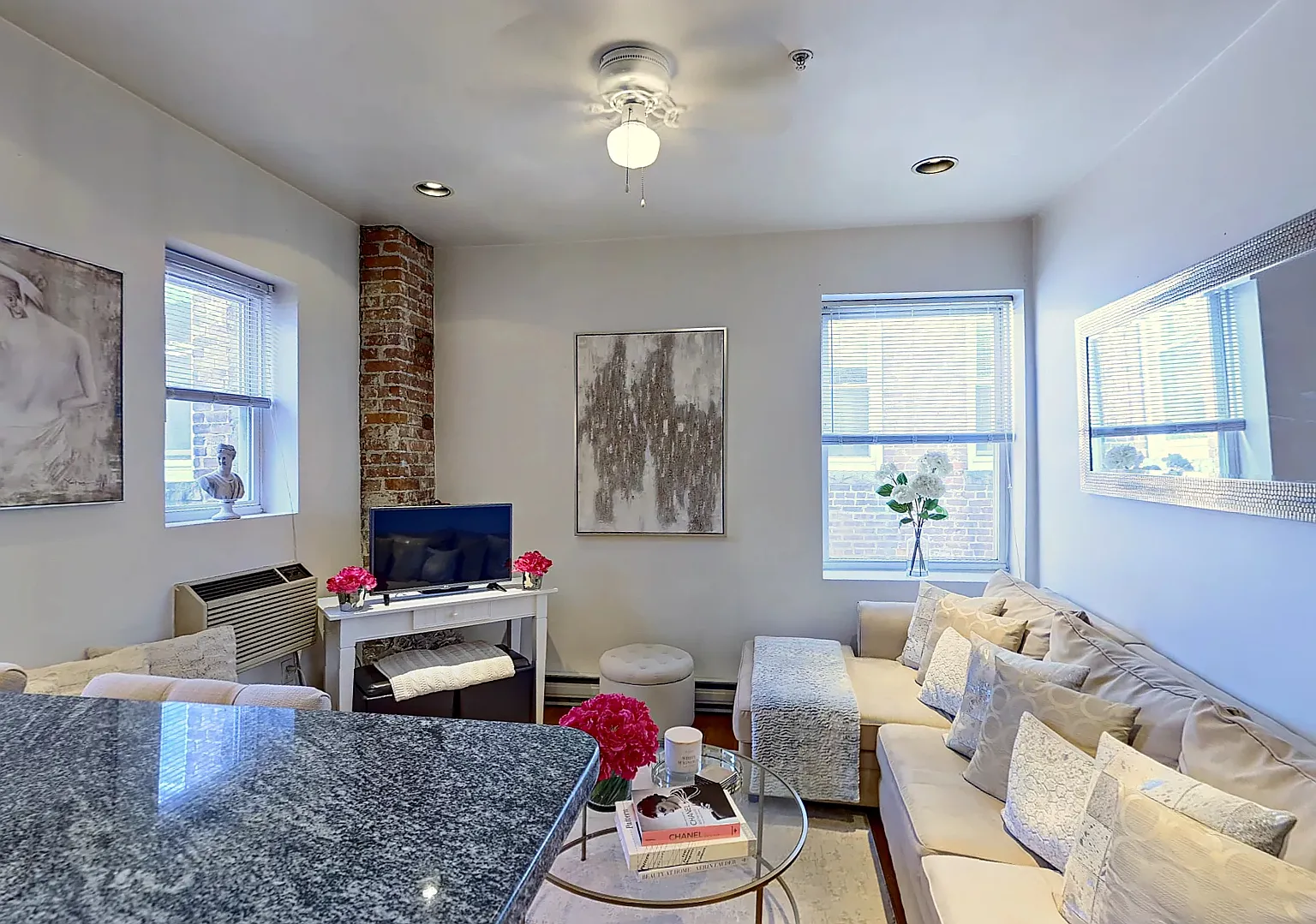 2 bed, 999 sqft, $3,695 — Photo 2