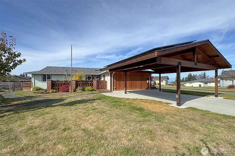 3rd image of 808 S Golf Course Road