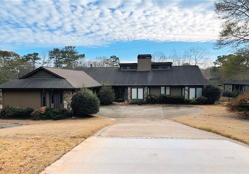 1st image of 4694 Fairway Rd