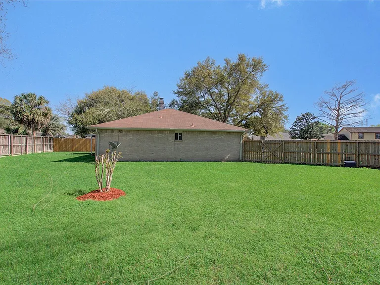 2702 Fir Crest Ct — Photo 26