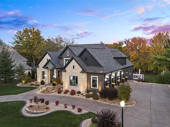 2nd image of 22 Southbridge Ln