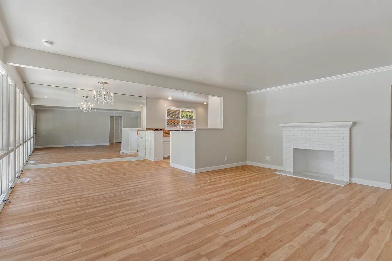 3 bed, 3924 sqft, $4,300 — Photo 1