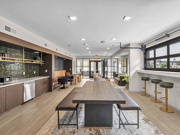 4th image of 303 E 6th Ave #349