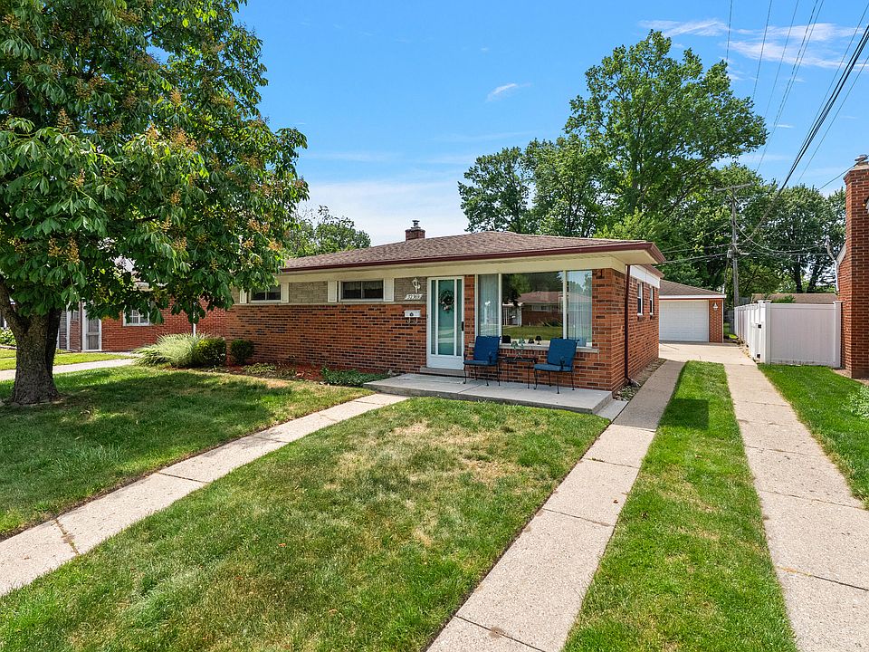 1st image of 32369 Alvin St