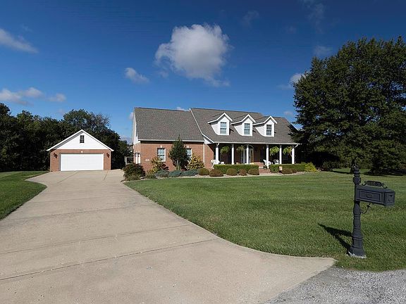 4th image of 125 Mayflower Ct