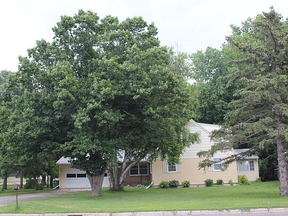 4th image of 802 Highland Highway Ave