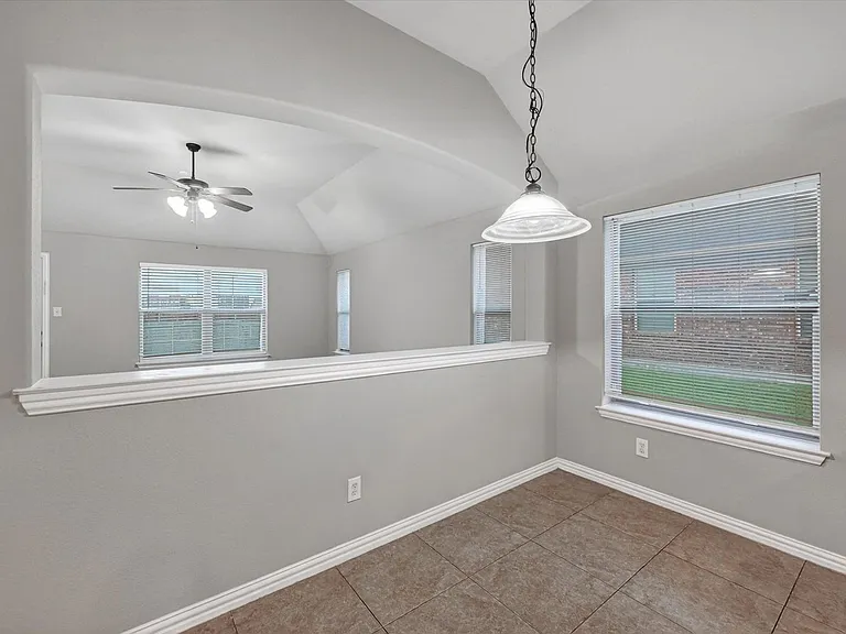 8204 Tierra Del Sol Rd — Photo 7