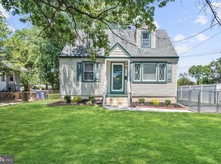 313 Mecray Ln, Maple Shade, NJ 08052