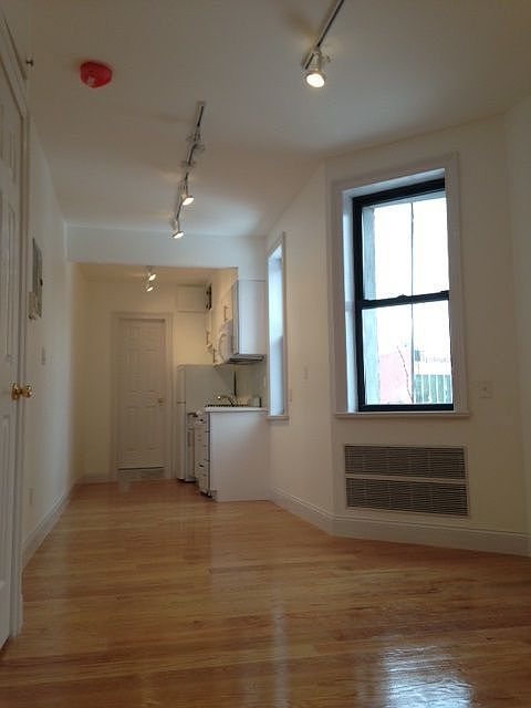 1st image of 172 Mulberry St APT 19