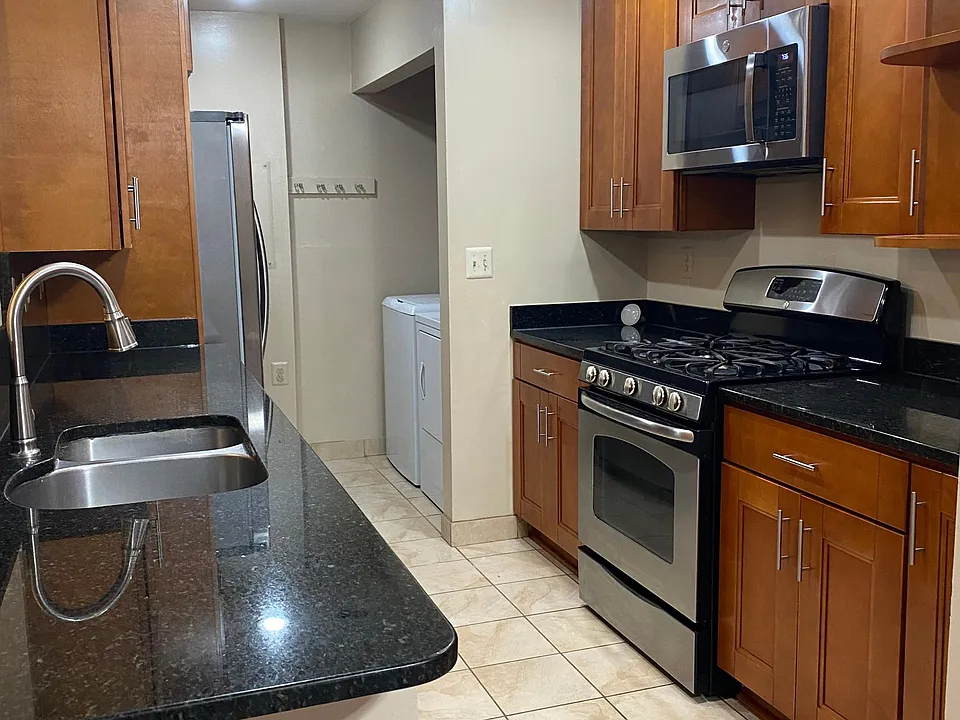 10024 Vanderbilt Cir #2-14