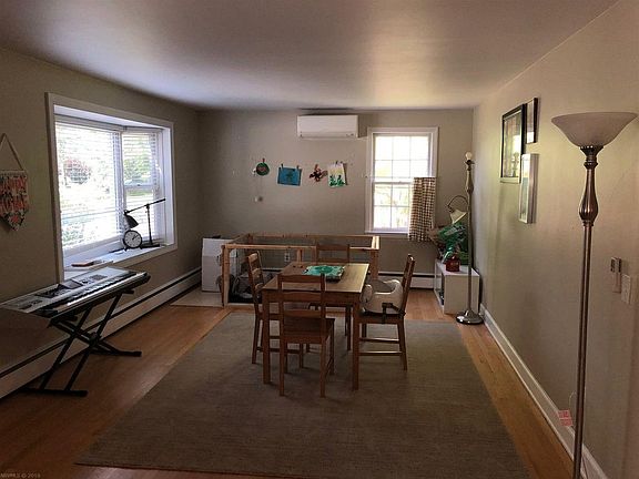 4th image of 411 Turner St NE