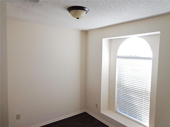 3rd image of 1436 Cool Springs Dr