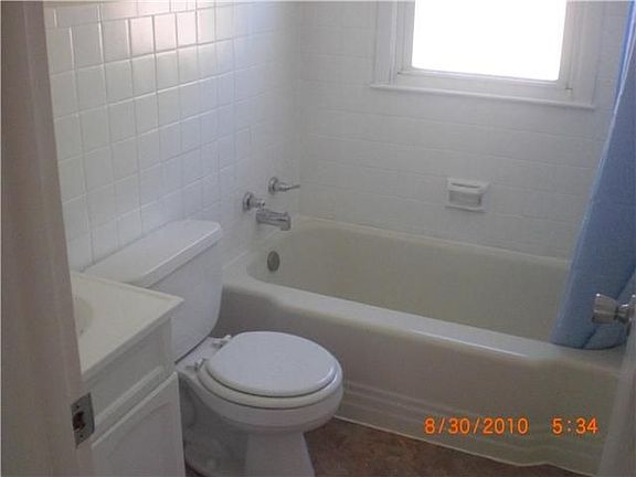 3rd image of 5009 Indianola Ave