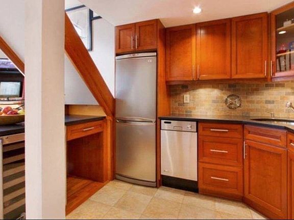 4th image of 271 W 70th St #Penthouse Penthouse