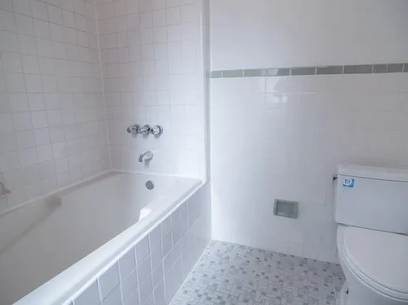 161 West 54th Street image 8 of 18