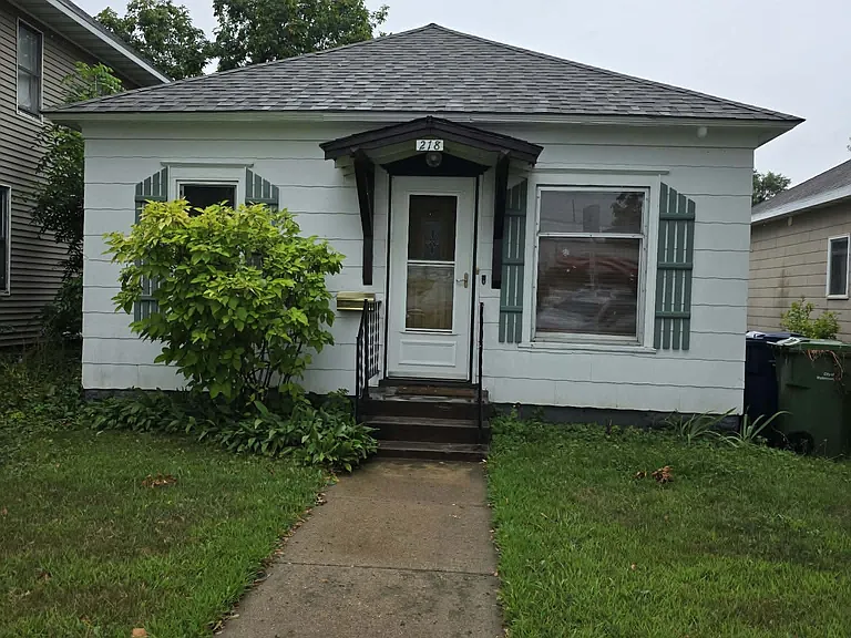 218 W Kemp Ave — Photo 1