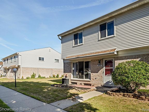 3rd image of 37531 N Colonial Dr