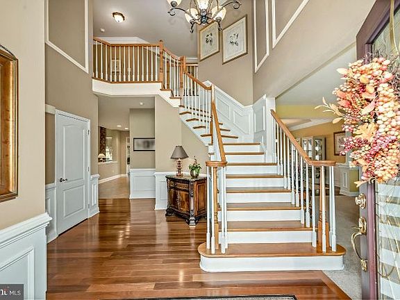 5th image of 205 Cattail Ln