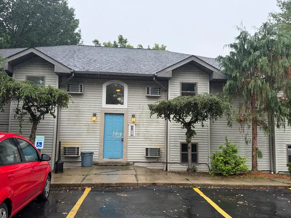 7240 Warren Sharon Rd #8, Brookfield, OH 44403