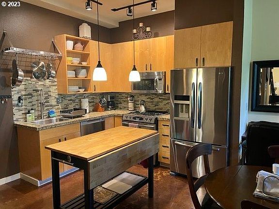 5th image of 1425 NE 61st Ave APT 207