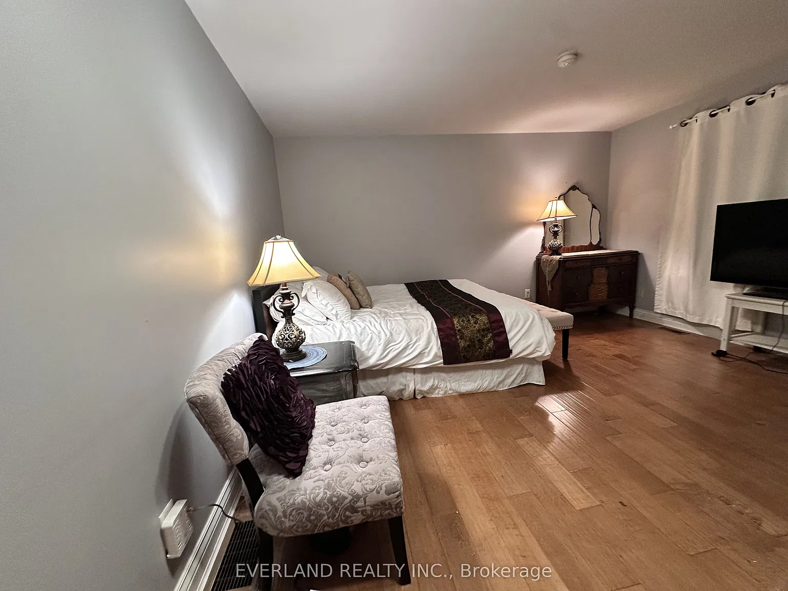 3 bed, $2,600 — Photo 2