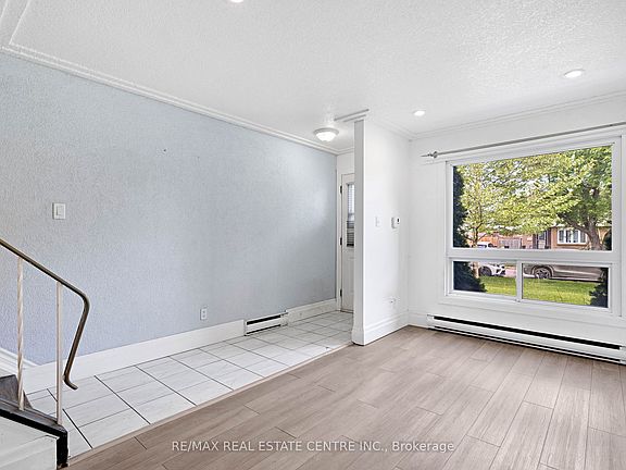 2nd image of 71 D Wellesley Cres #D