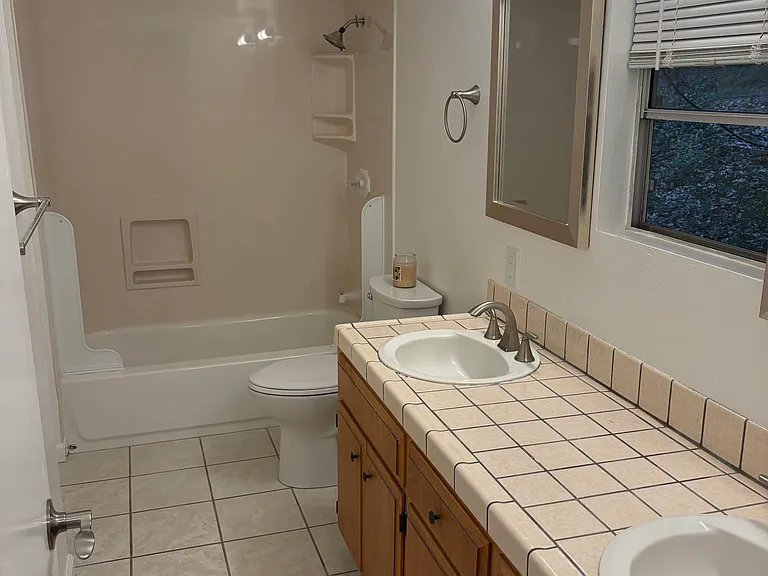 2820 London Rd — Photo 15