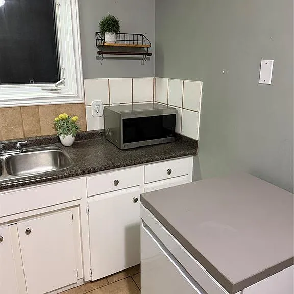 721 Devonshire Rd — Photo 20