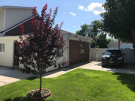 5th image of 445 Saint Johns St
