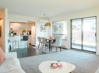 1341 Foster St #302, White Rock, BC