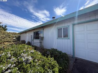 29835 Hillcrest St, Gold Beach, OR 97444