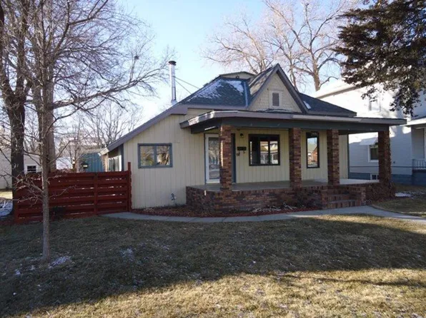 608 E 2nd St, McCook, NE 69001